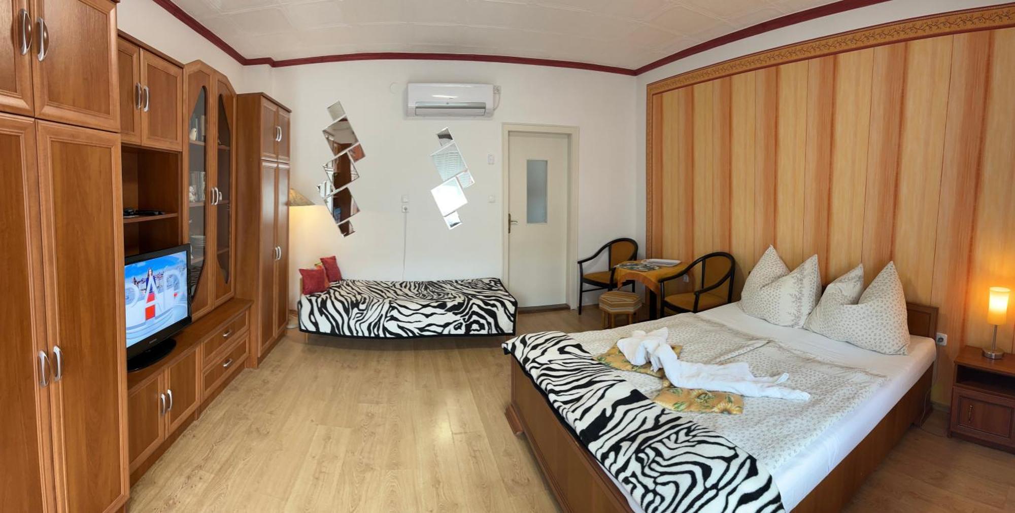 Joker Villa Apartmanhaus Heviz Exterior photo
