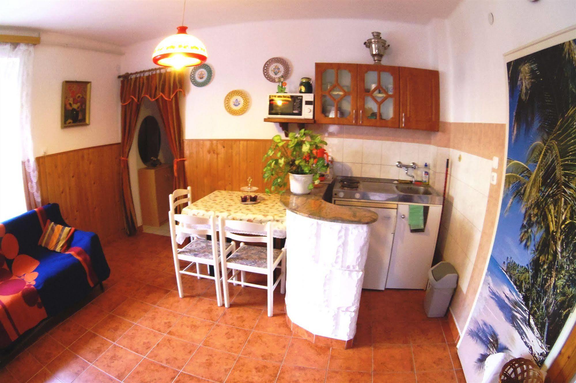 Joker Villa Apartmanhaus Heviz Exterior photo