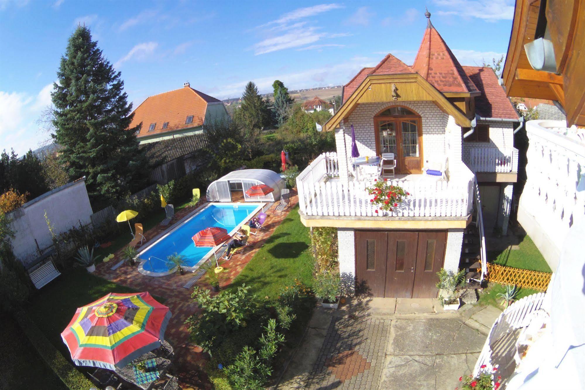 Joker Villa Apartmanhaus Heviz Exterior photo